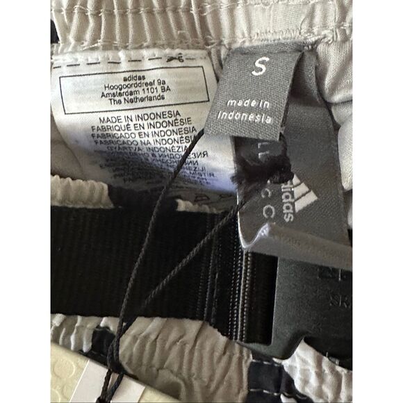 ADIDAS BY STELLA MCCARTNEY Shorts size small.              C - Picture 9 of 9